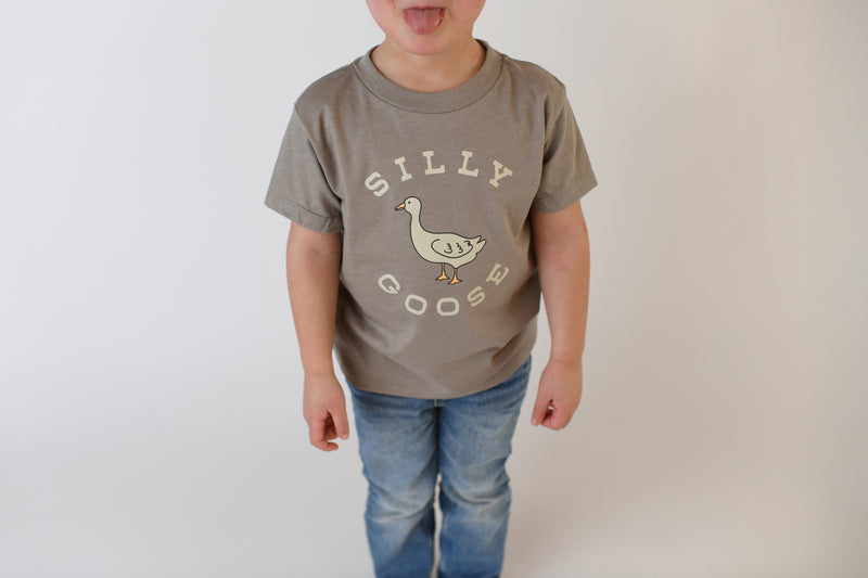 SILLY GOOSE KIDS' TEE | STONE