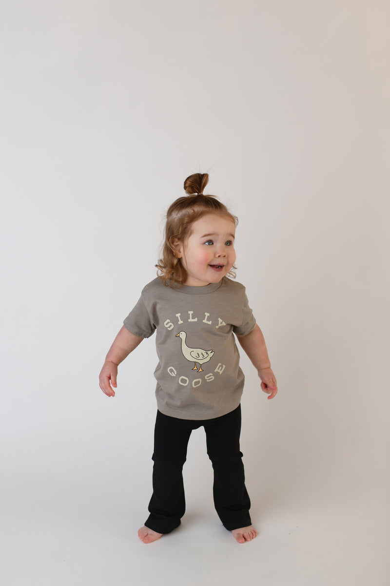 SILLY GOOSE KIDS' TEE | STONE